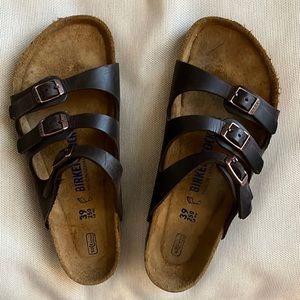 New with w/Box. Wore inside 2 times. Just not my style US size 8. Euro 39